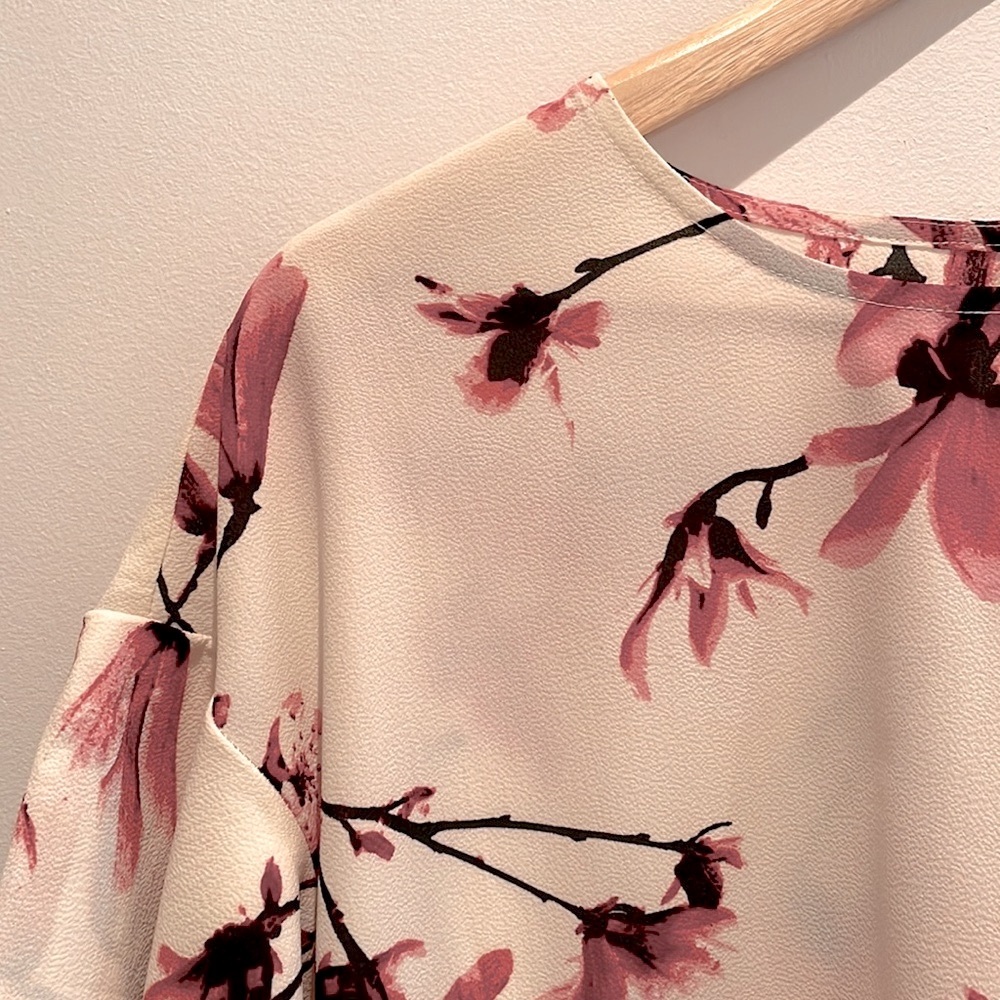 Women’s Ruffled Short Sleeve Blouse Top.